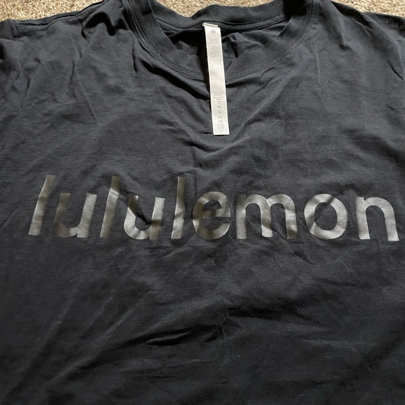 Lululemon graphics tee size 12 - Picture 3 of 5